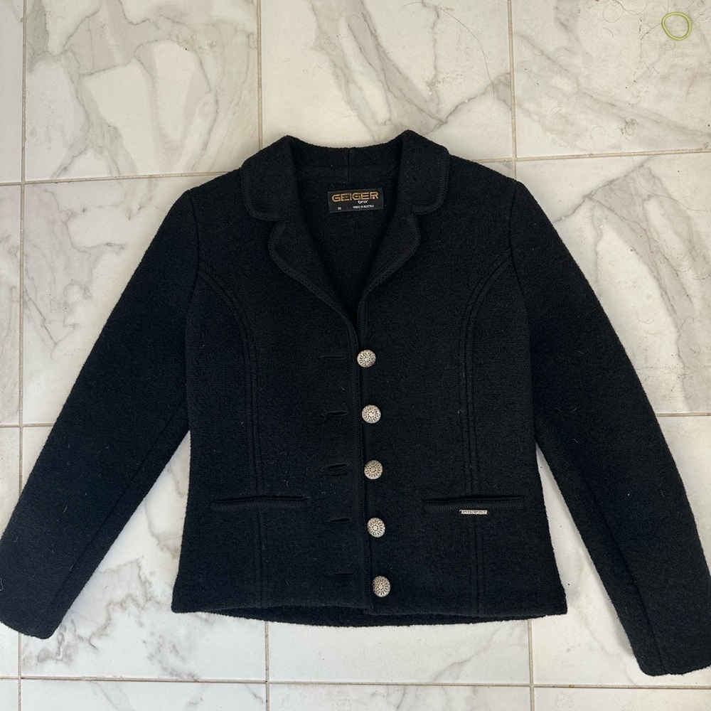 Geiger Women's Elegant Black Blazer Wool